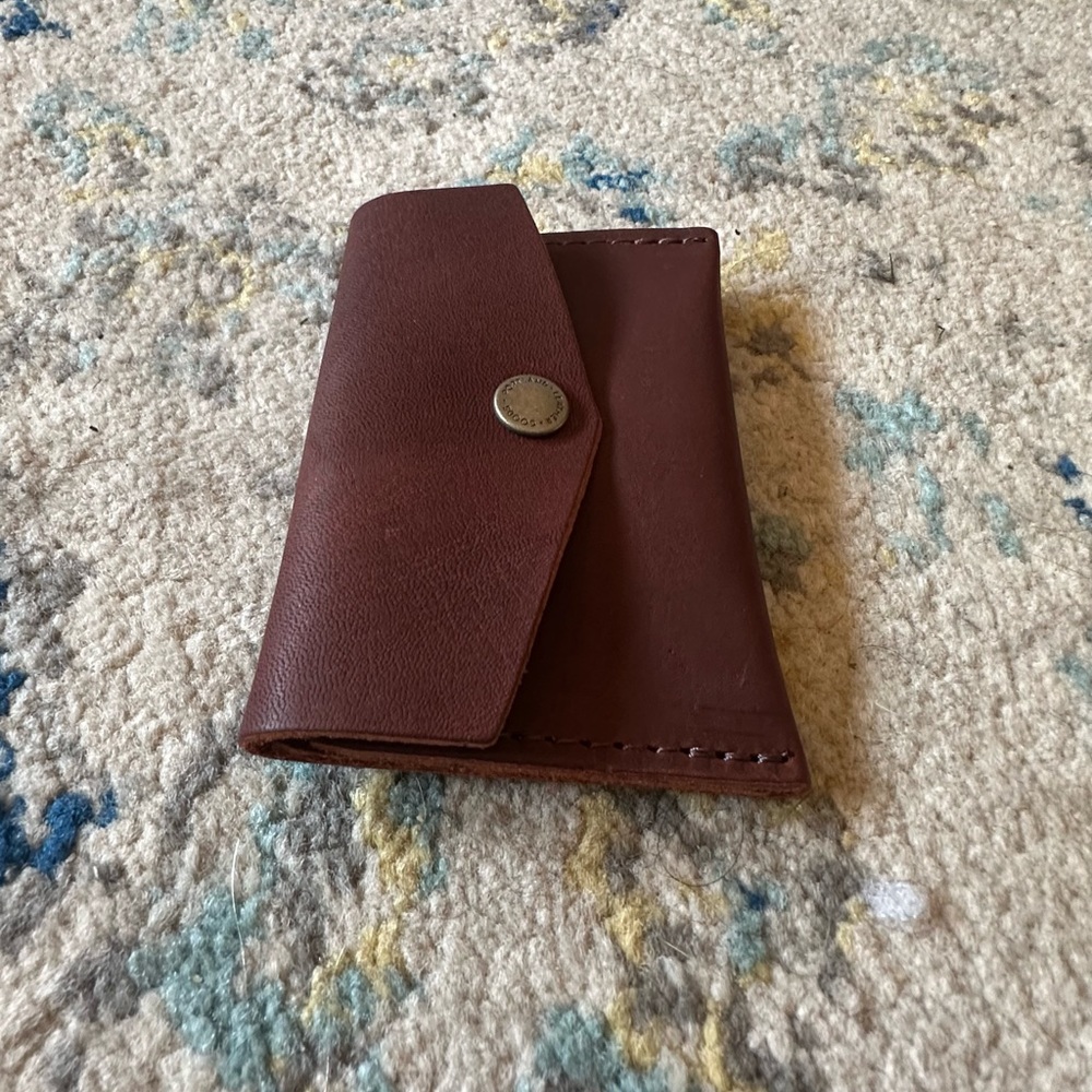 NEW 💙 PLG Cognac Mini Envelope Wallet & Large Keychain Bundle 💙 - Picture 6 of 12